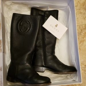 SOLD! Trying to delete the post. Thank you